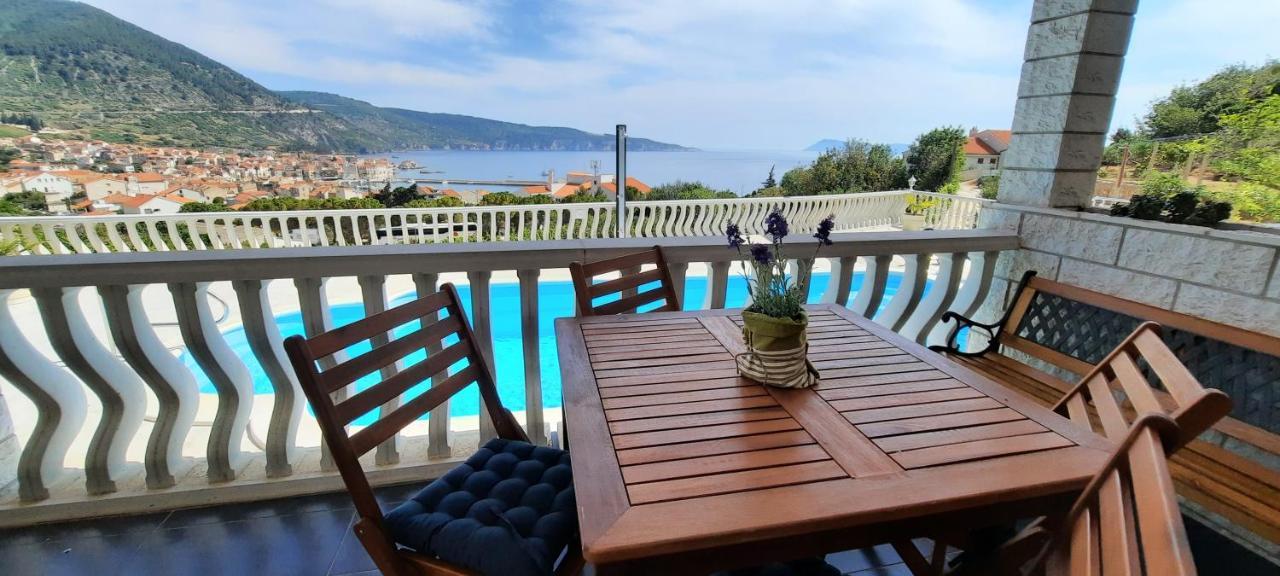 Apartments Suho Komiža Екстериор снимка