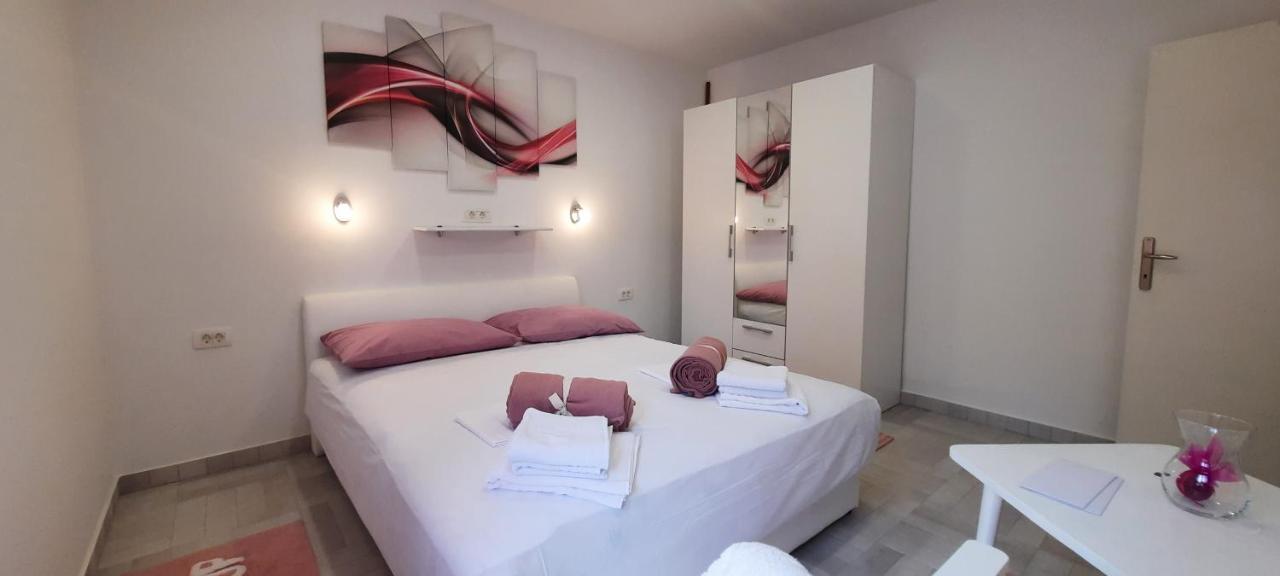 Apartments Suho Komiža Екстериор снимка