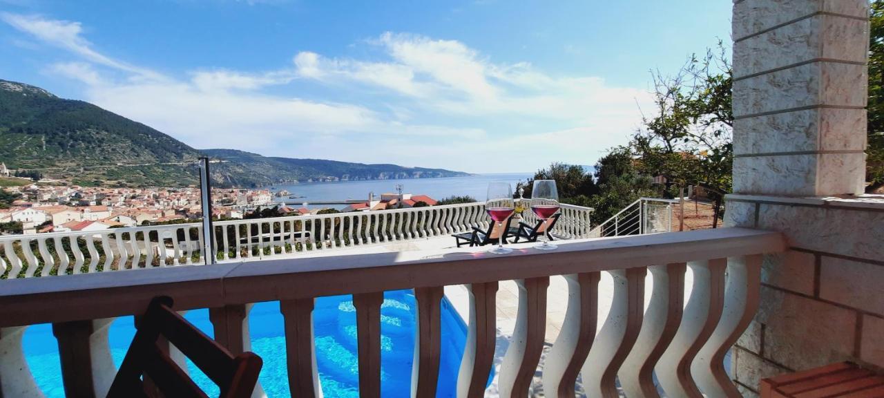 Apartments Suho Komiža Екстериор снимка