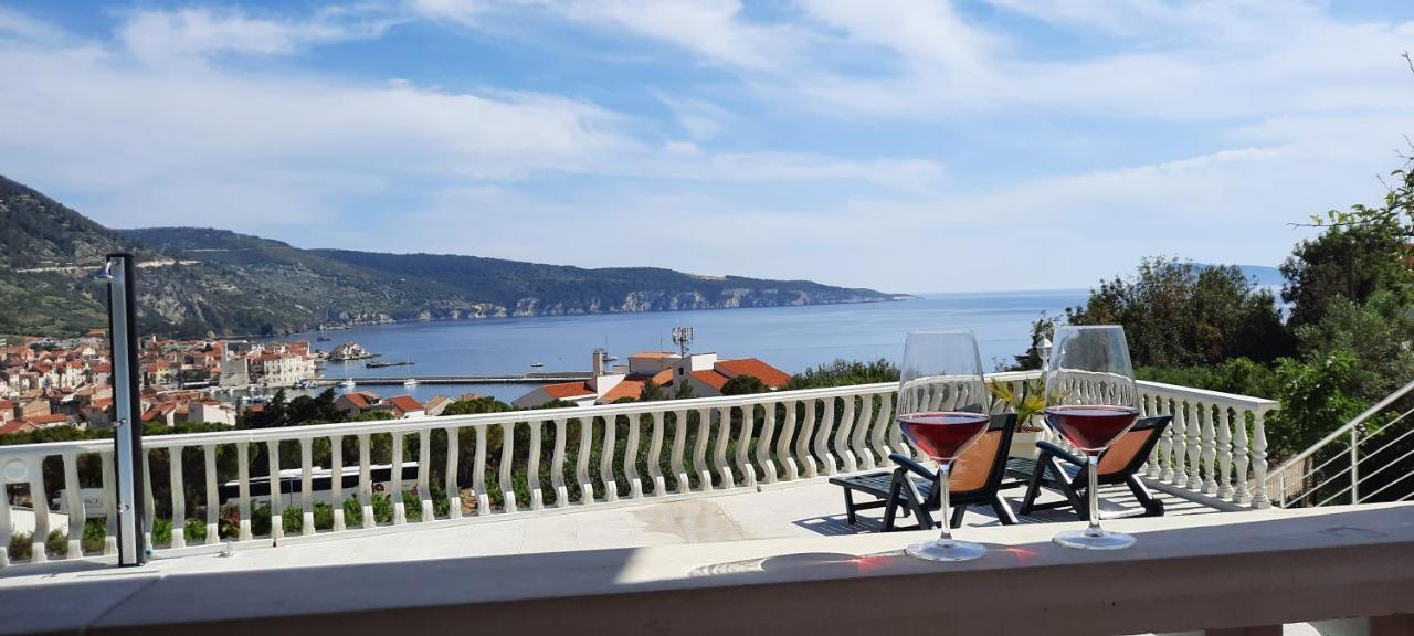 Apartments Suho Komiža Екстериор снимка
