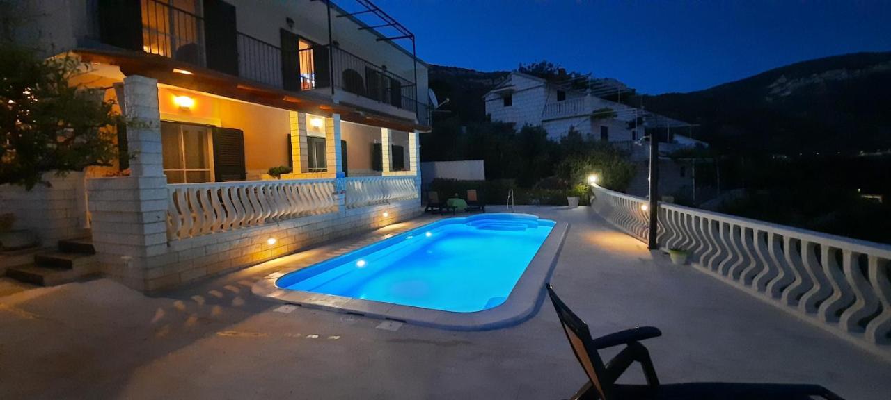 Apartments Suho Komiža Екстериор снимка