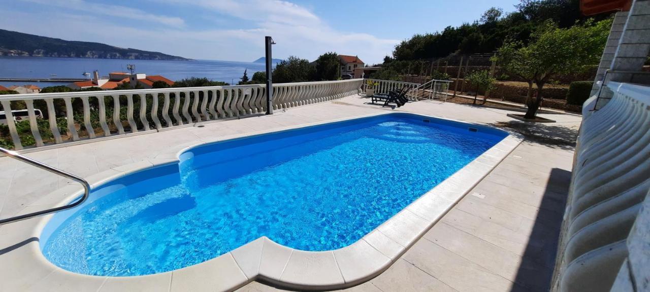 Apartments Suho Komiža Екстериор снимка