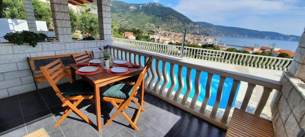 Apartments Suho Komiža Екстериор снимка