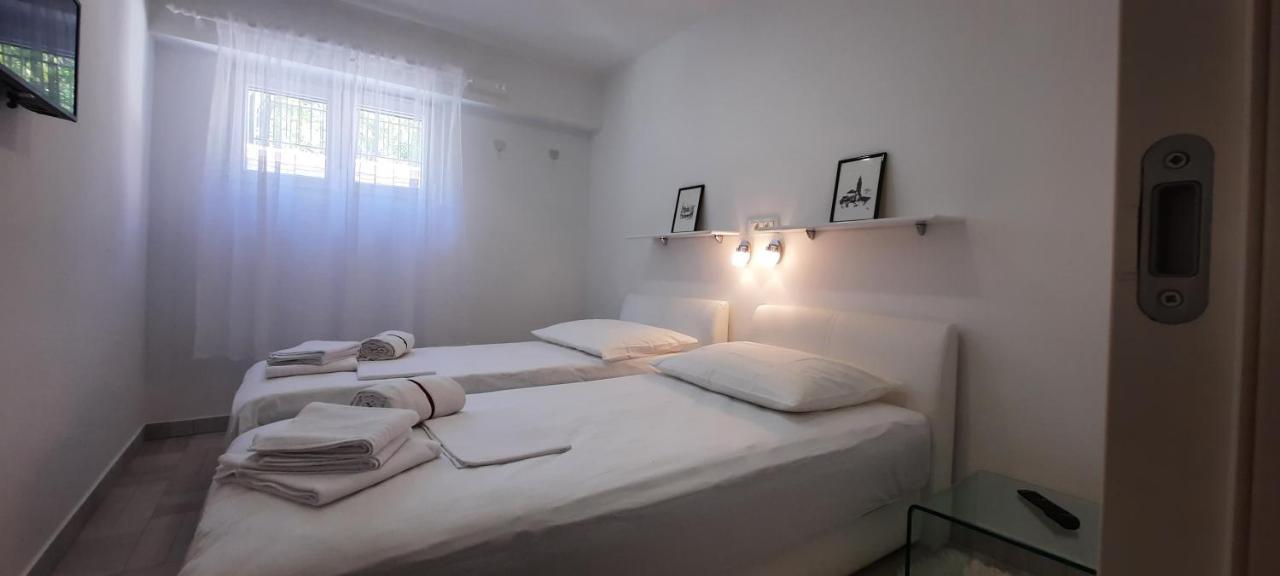 Apartments Suho Komiža Екстериор снимка