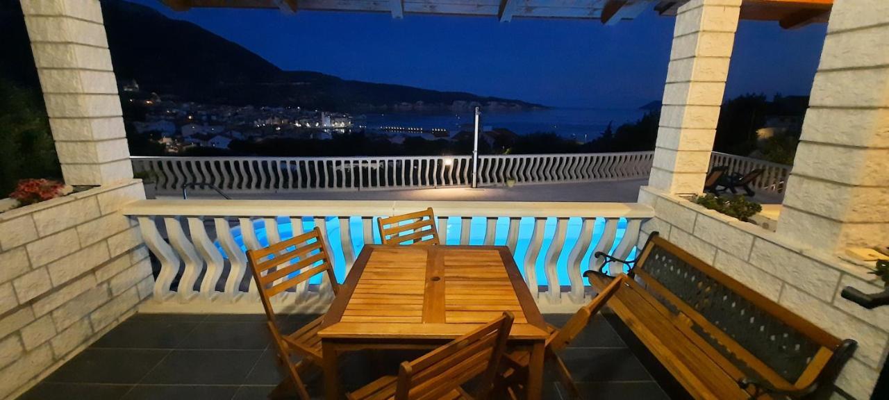 Apartments Suho Komiža Екстериор снимка