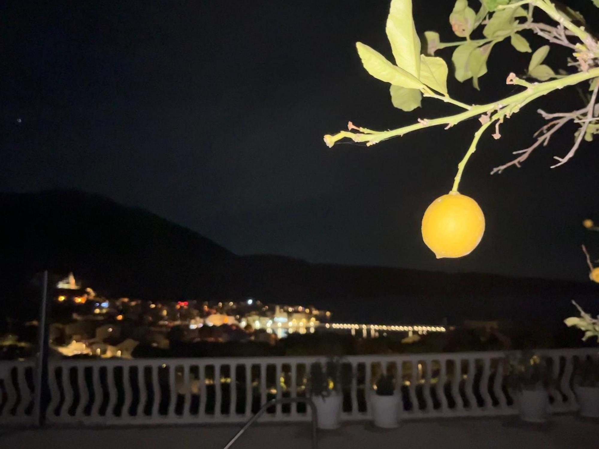 Apartments Suho Komiža Екстериор снимка